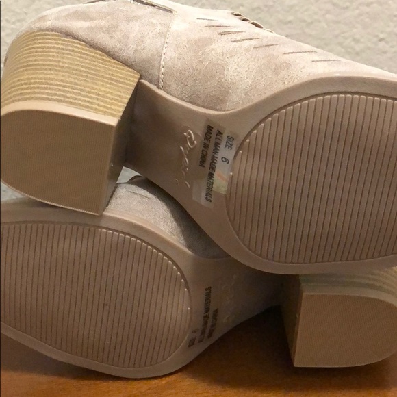 Bootie - Picture 7 of 8